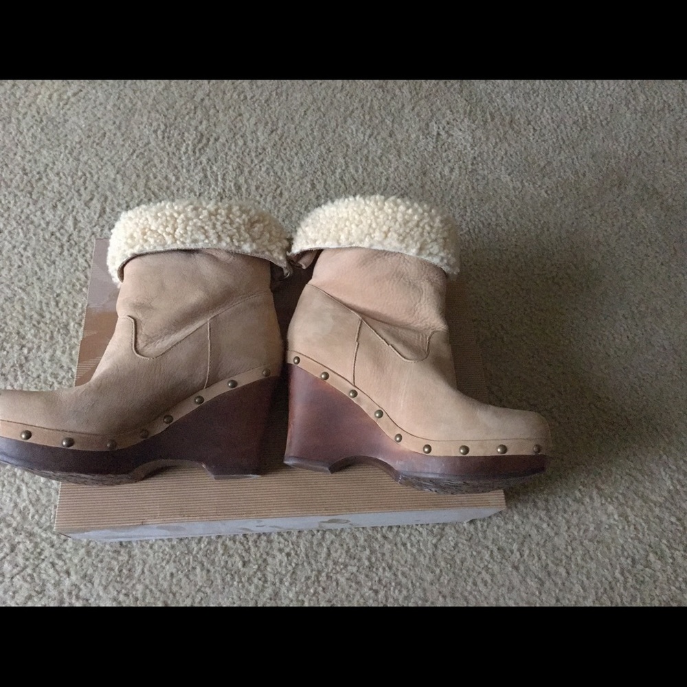 Ugg carnagie size 7
